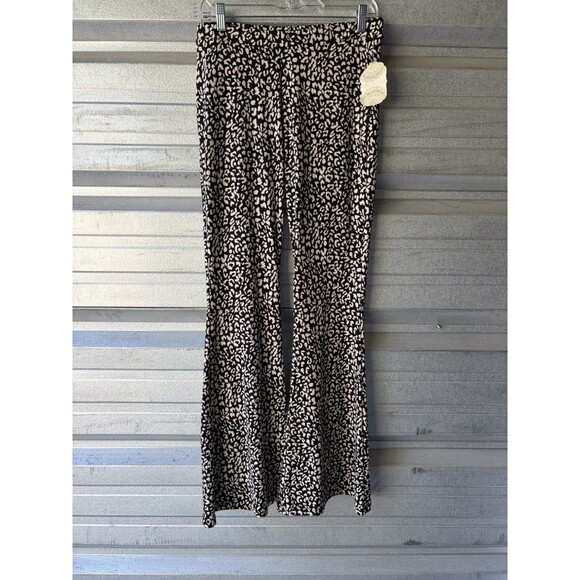 NWT Altar’d State Cheetah Print Stretch Bell Bottom Leggings - Picture 4 of 9